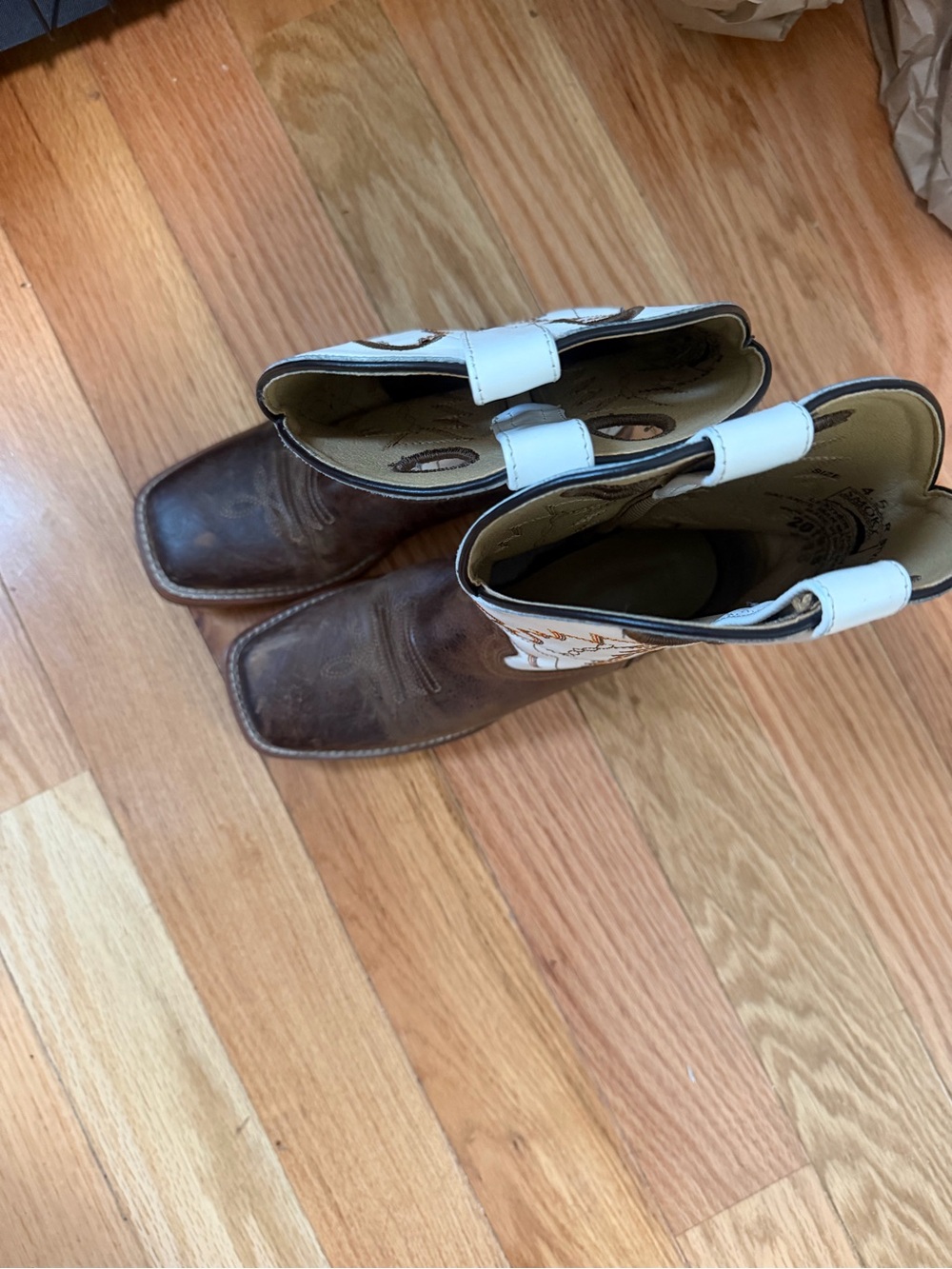 Youth Brown and White Western Pull-On Boots - Picture 2 of 4